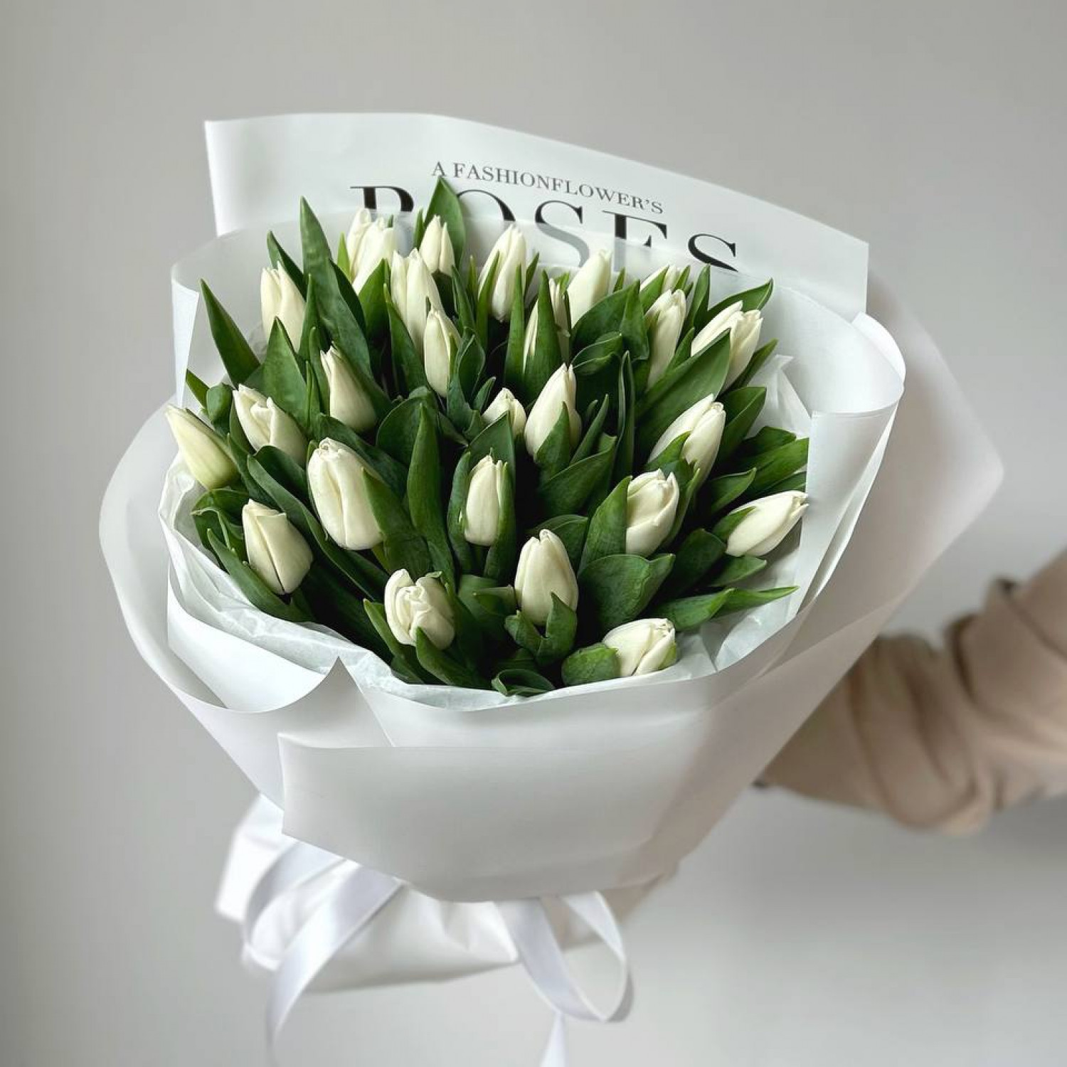 Монобукет из 25 белых тюльпанов №28