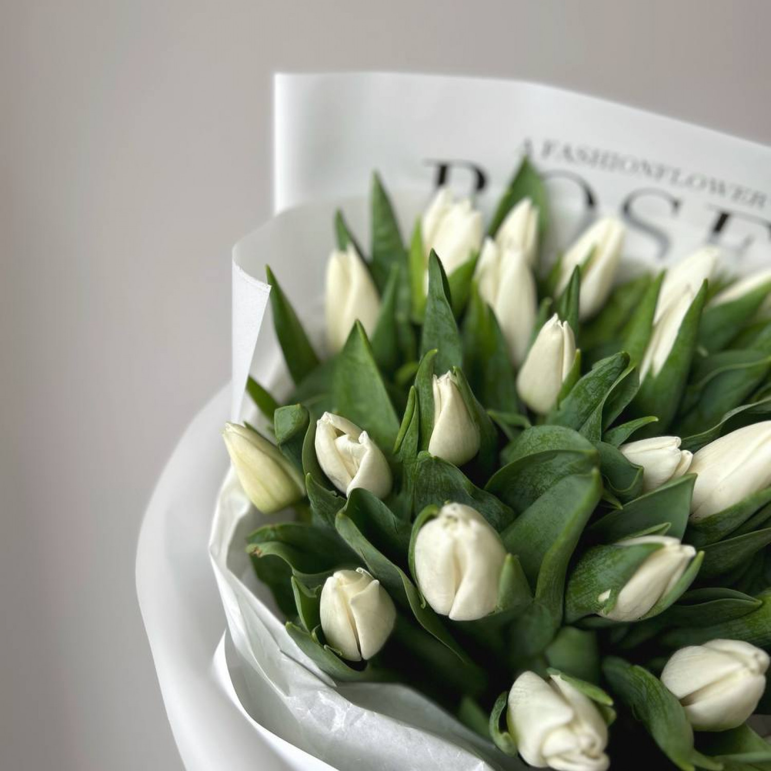 Монобукет из 25 белых тюльпанов №28