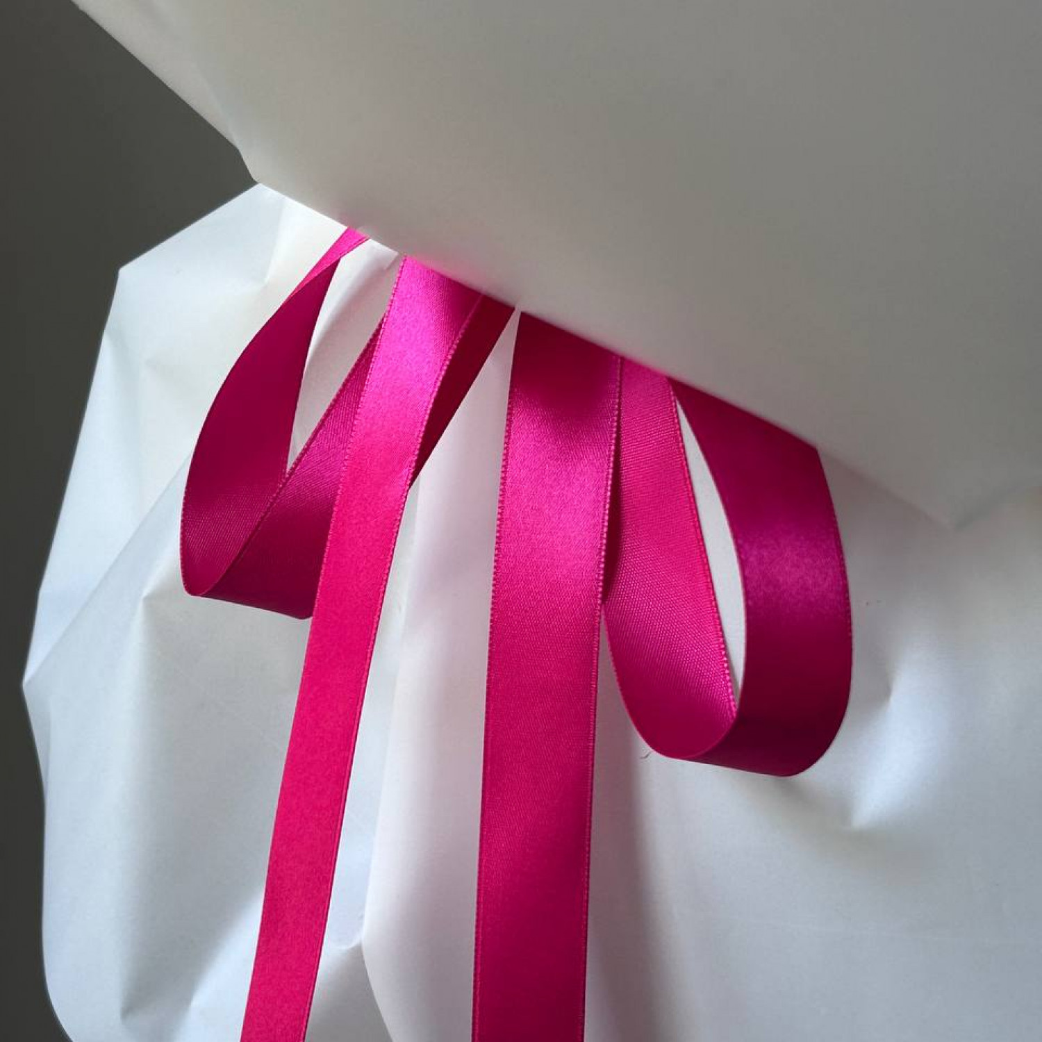 Букет из гортензии и пионовидной розы Мисти Баблс