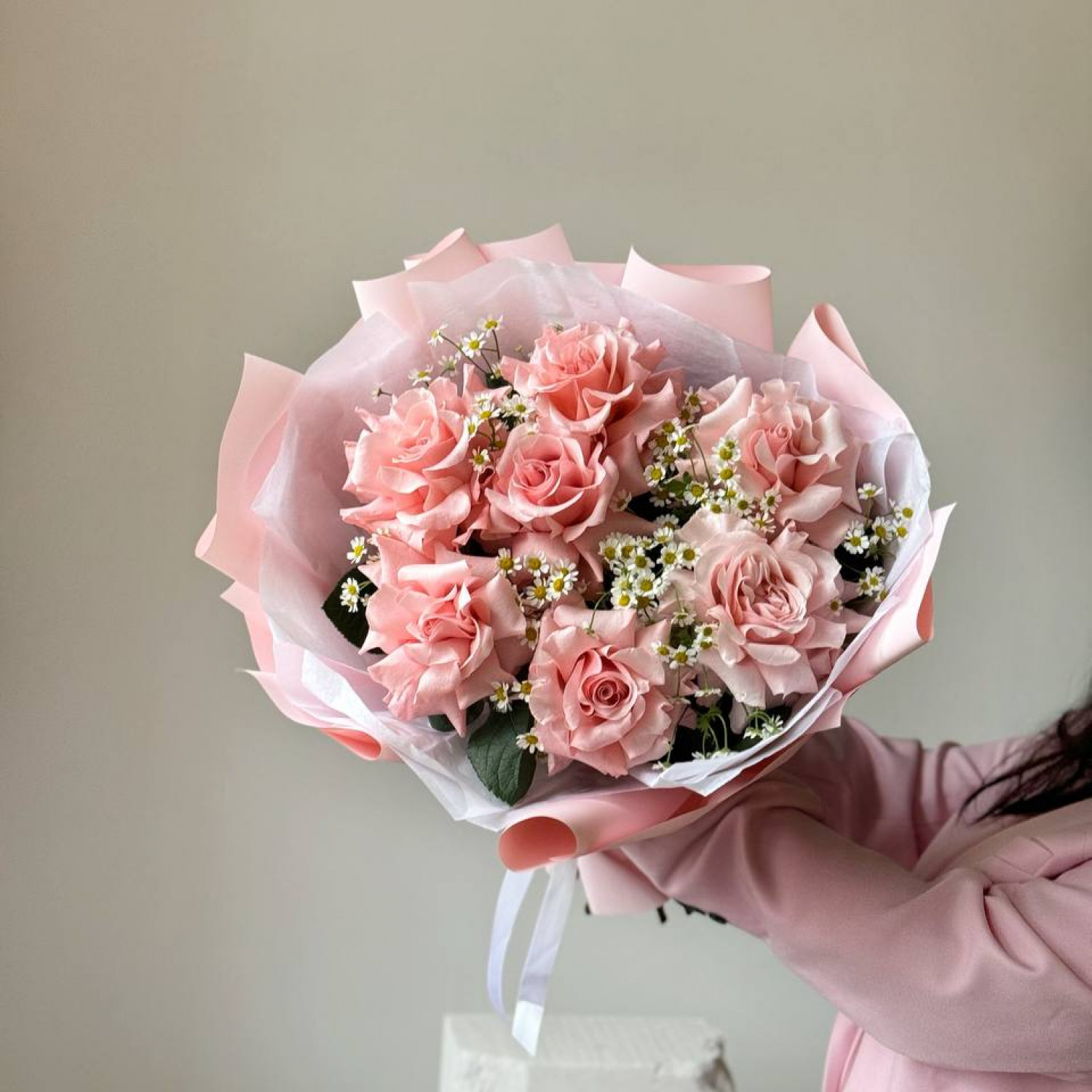 Букет из французских роз и ромашки №9